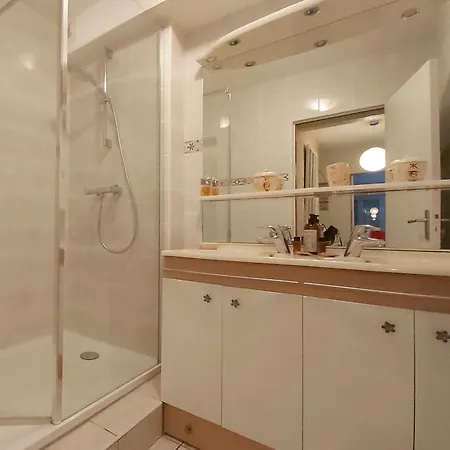 Апартаменты :) Spacieux T4 Aeroport, Ensoleille, Deco Soignee Бланьяк