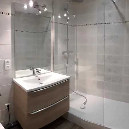 :) Spacieux T4 Aeroport, Ensoleille, Deco Soignee Апартаменты *