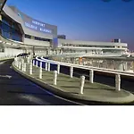 :) Spacieux T4 Aeroport, Ensoleille, Deco Soignee Appartement Blagnac